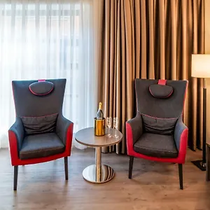 4* Otel Plaza Premium Center